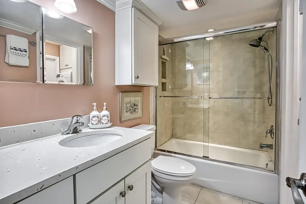 1250 Tennisplace Court Sanibel FL 33957