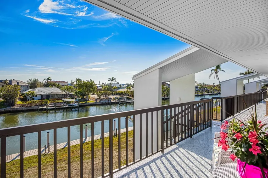 1250 Tennisplace Court Sanibel FL 33957