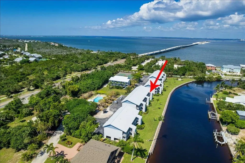 1250 Tennisplace Court Sanibel FL 33957