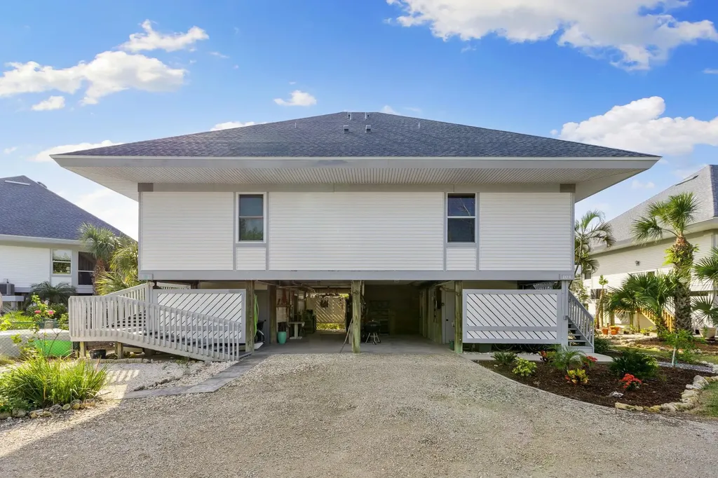 1039 Beach Road Sanibel FL 33957