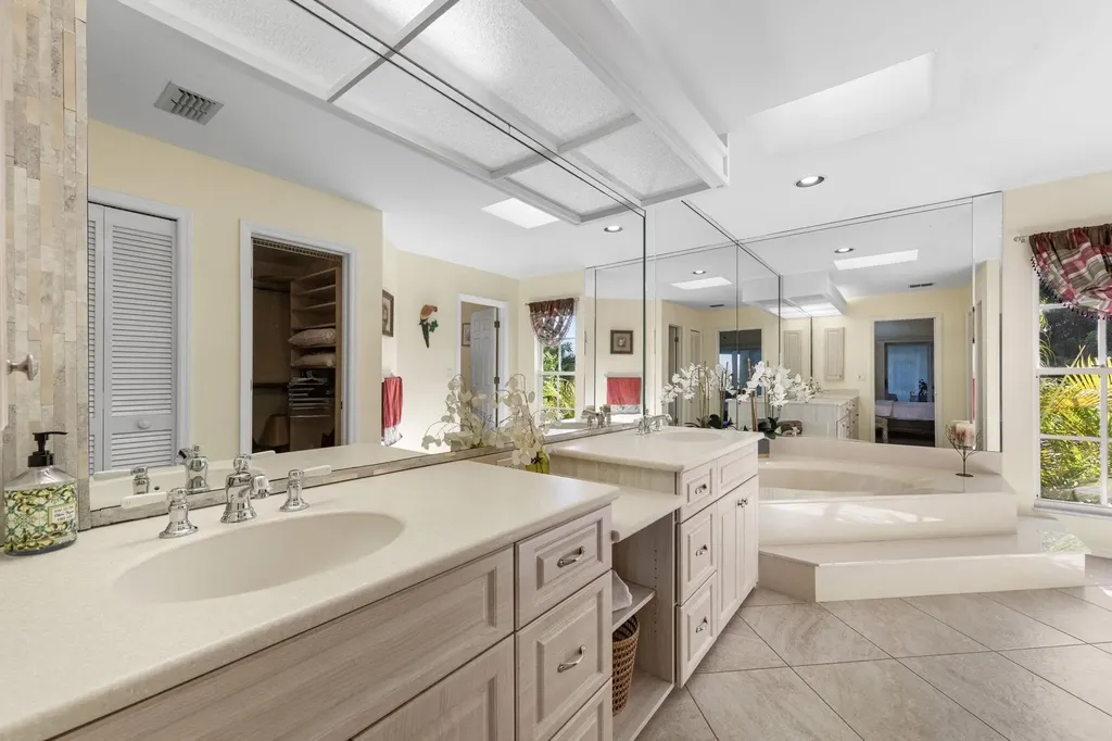 1558 Sand Castle Road Sanibel FL 33957