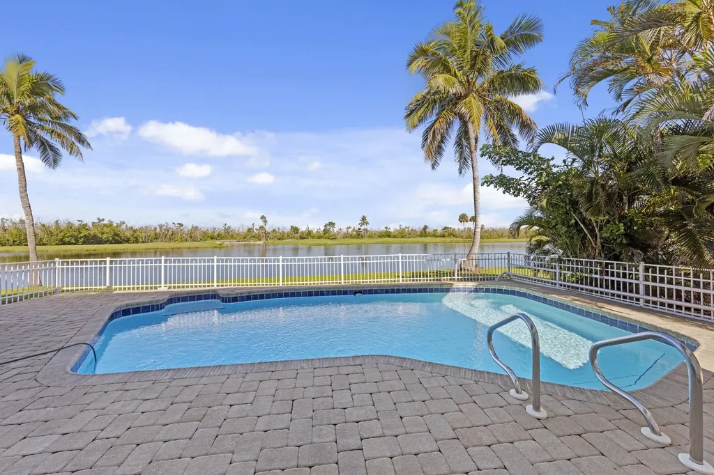 1558 Sand Castle Road Sanibel FL 33957