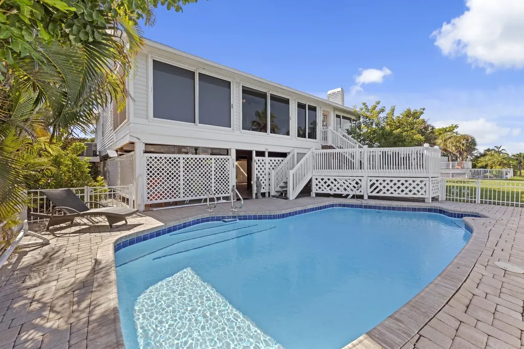 1558 Sand Castle Road Sanibel FL 33957