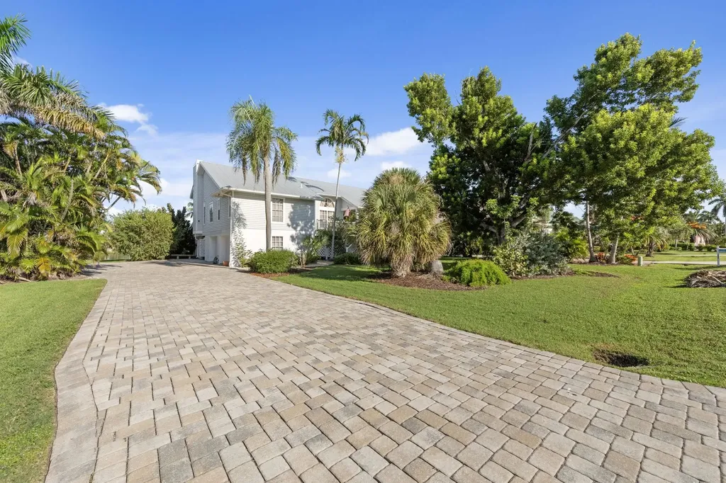 1558 Sand Castle Road Sanibel FL 33957
