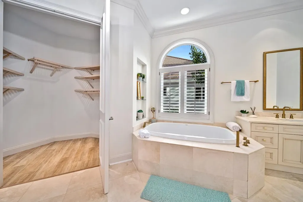 2402 Wulfert Road Sanibel FL 33957