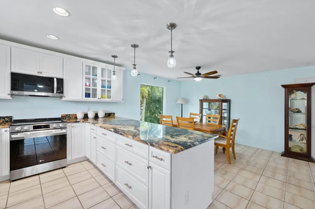 1625 Serenity Lane Sanibel FL 33957