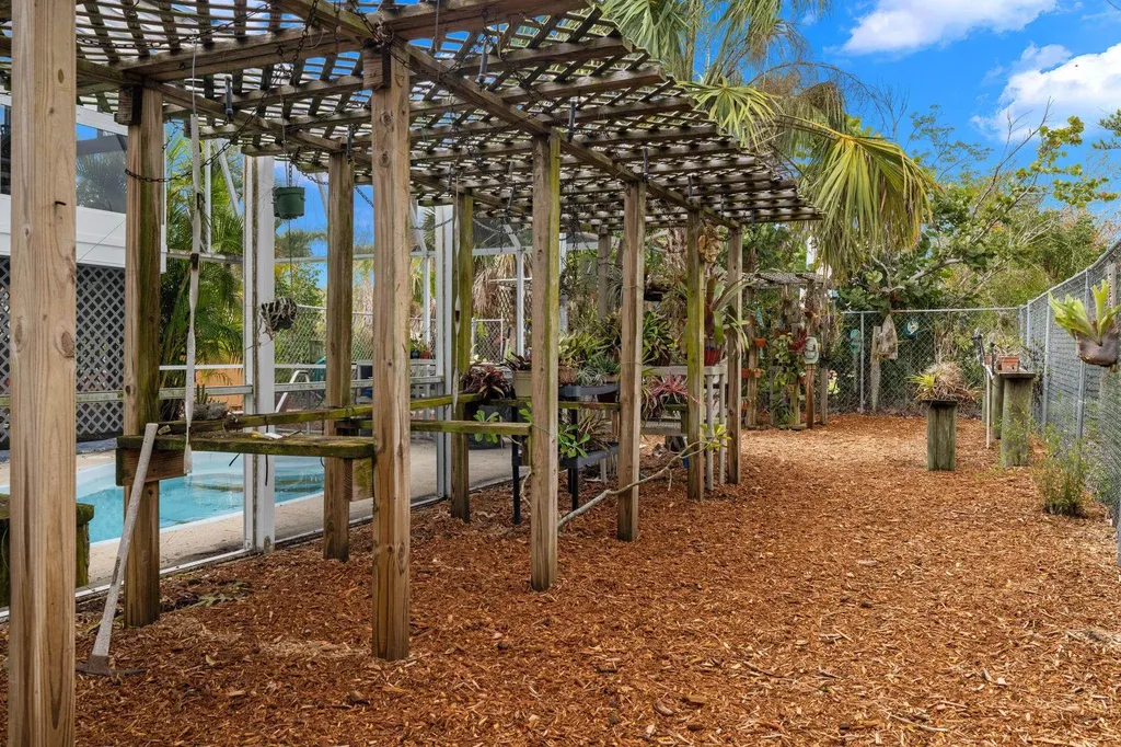 1625 Serenity Lane Sanibel FL 33957