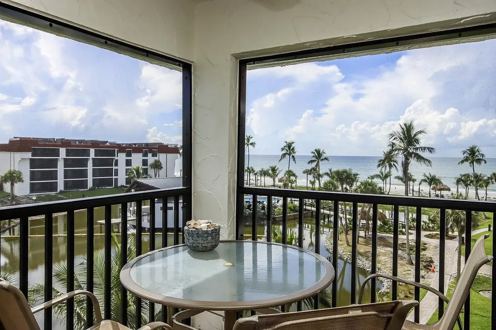 2445 W Gulf Drive Sanibel FL 33957