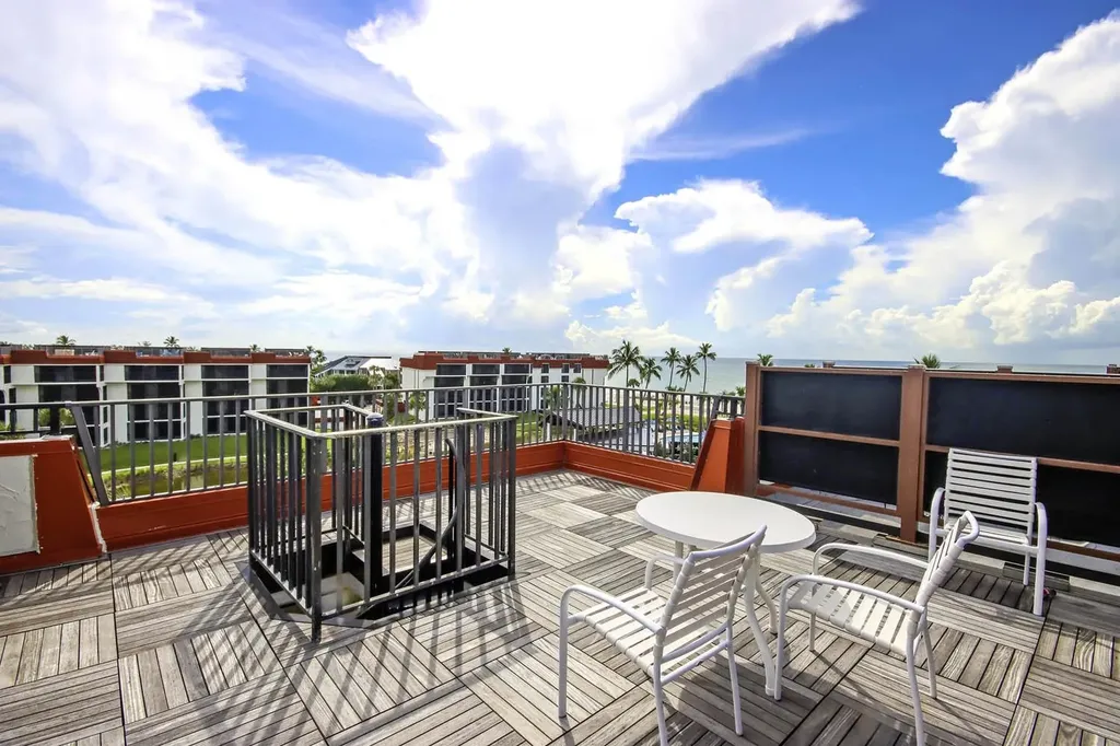 2445 W Gulf Drive Sanibel FL 33957