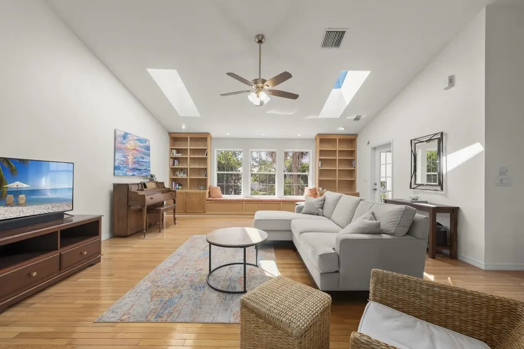 1846 Farm Trail Sanibel FL 33957