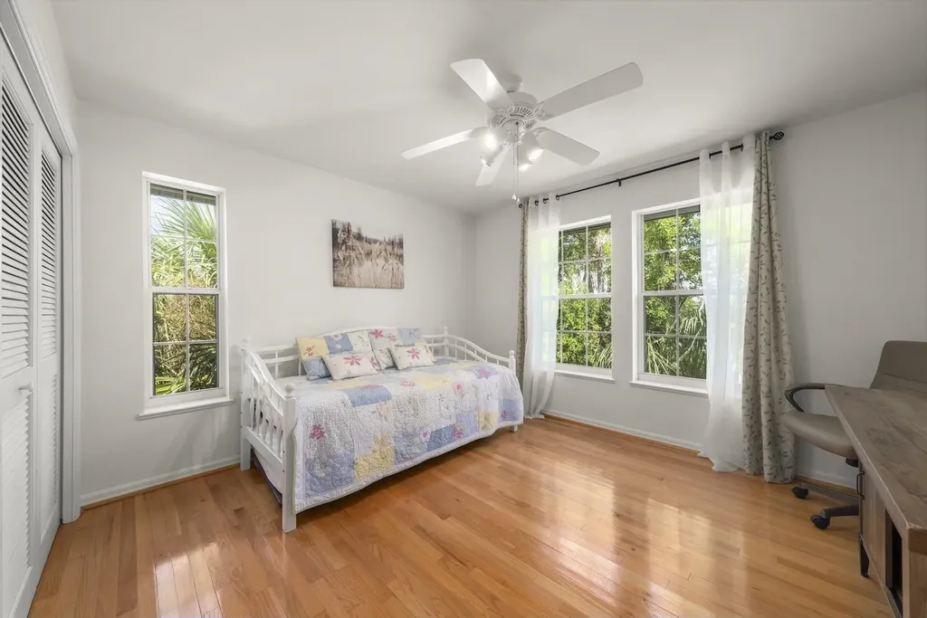 1846 Farm Trail Sanibel FL 33957