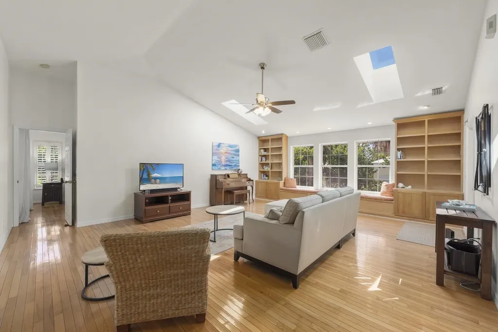 1846 Farm Trail Sanibel FL 33957