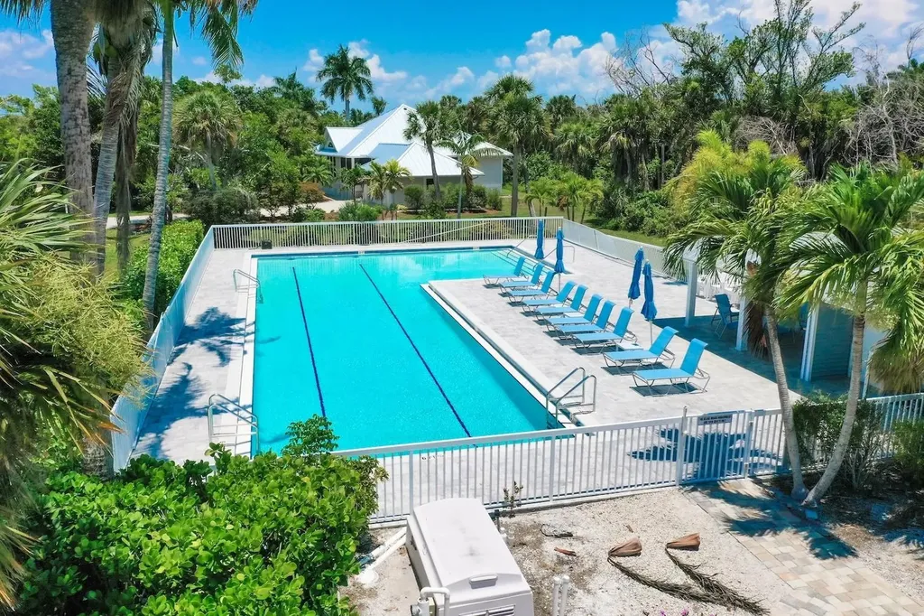 1846 Farm Trail Sanibel FL 33957