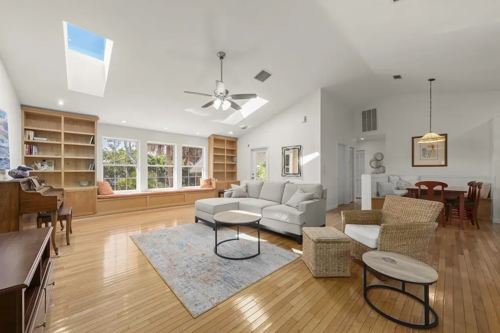 1846 Farm Trail Sanibel FL 33957