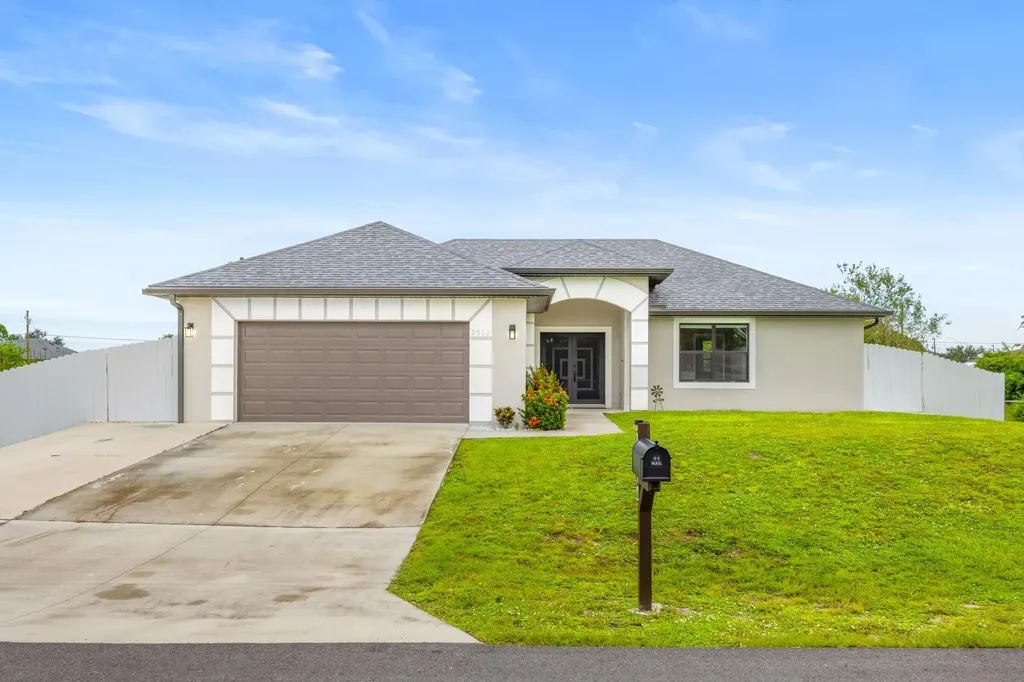 2812 12th Street SW Lehigh Acres FL 33976