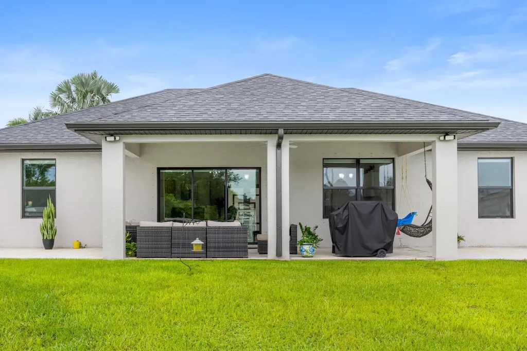 2812 12th Street SW Lehigh Acres FL 33976