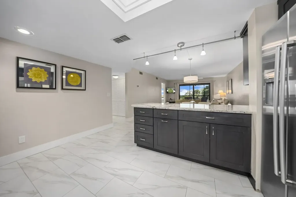 1919 Olde Middle Gulf Drive Sanibel FL 33957