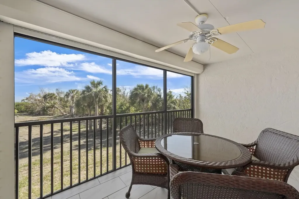 1919 Olde Middle Gulf Drive Sanibel FL 33957