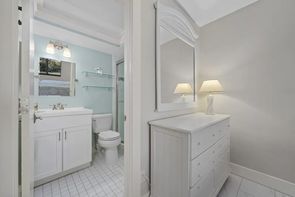 1919 Olde Middle Gulf Drive Sanibel FL 33957