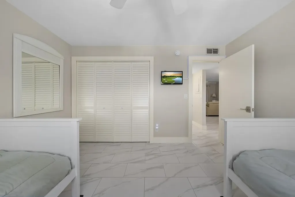 1919 Olde Middle Gulf Drive Sanibel FL 33957