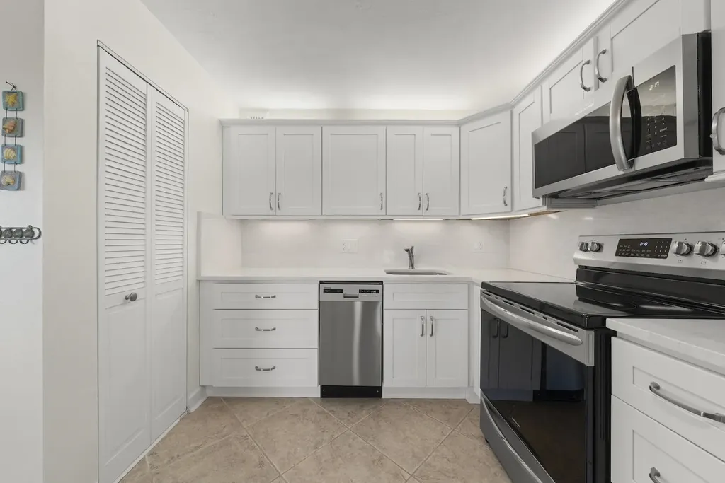 1250 Tennisplace Court Sanibel FL 33957