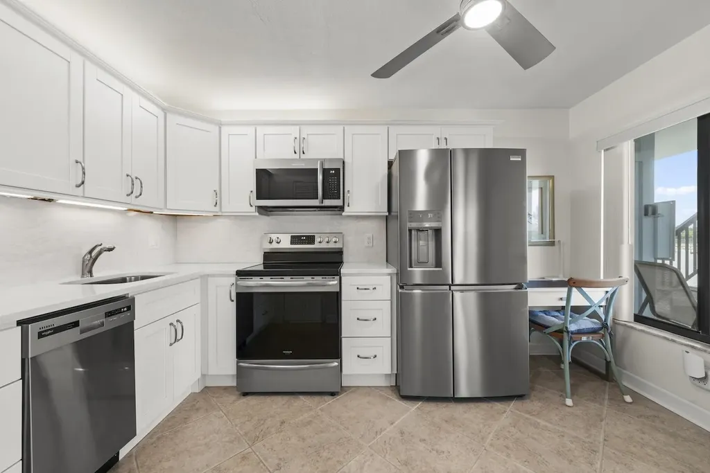 1250 Tennisplace Court Sanibel FL 33957