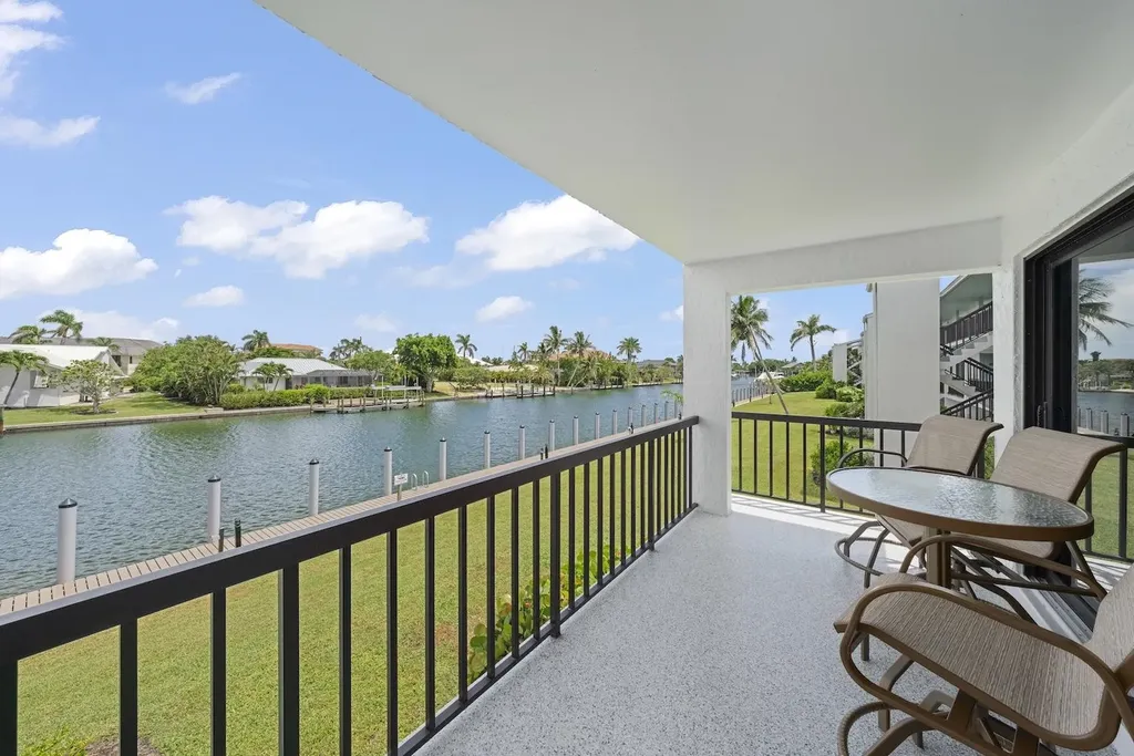 1250 Tennisplace Court Sanibel FL 33957