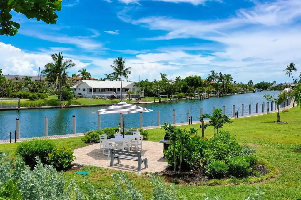 1250 Tennisplace Court Sanibel FL 33957