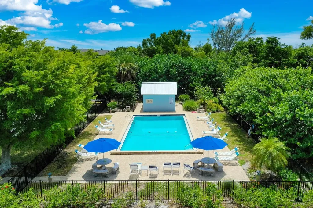 1250 Tennisplace Court Sanibel FL 33957