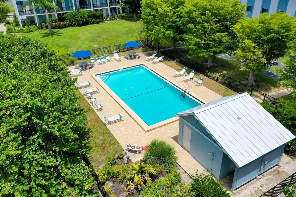 1250 Tennisplace Court Sanibel FL 33957