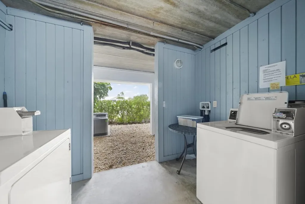 1250 Tennisplace Court Sanibel FL 33957