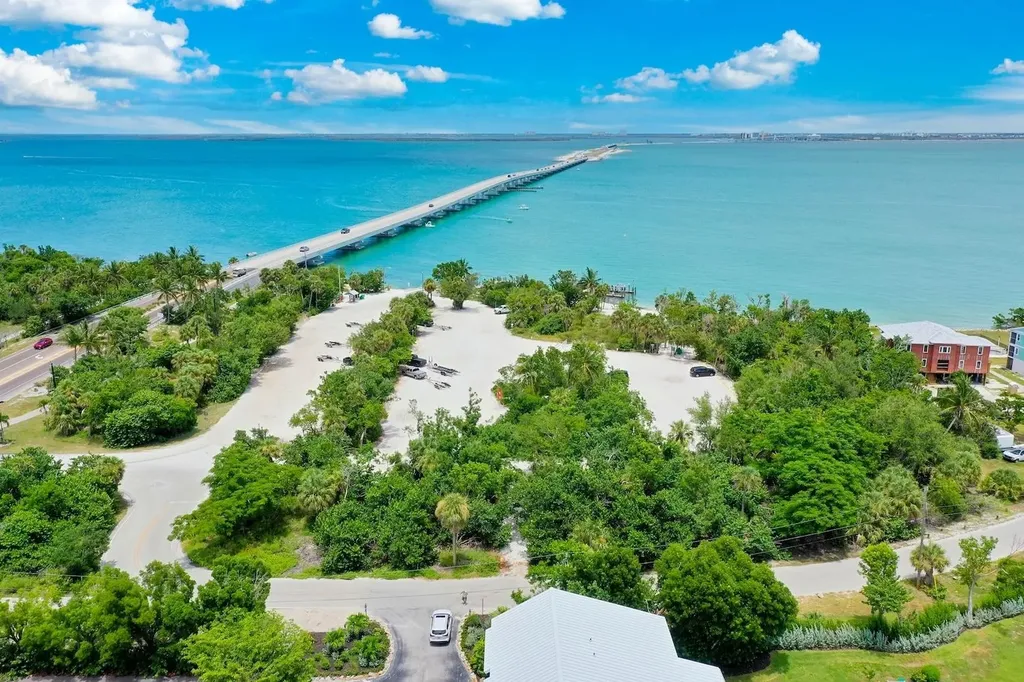 1250 Tennisplace Court Sanibel FL 33957