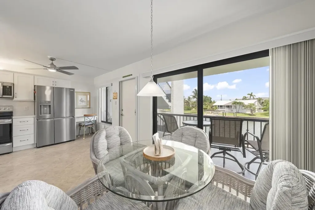 1250 Tennisplace Court Sanibel FL 33957