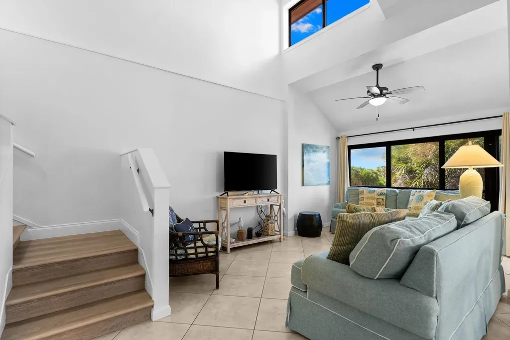 1811 Olde Middle Gulf Drive Sanibel FL 33957