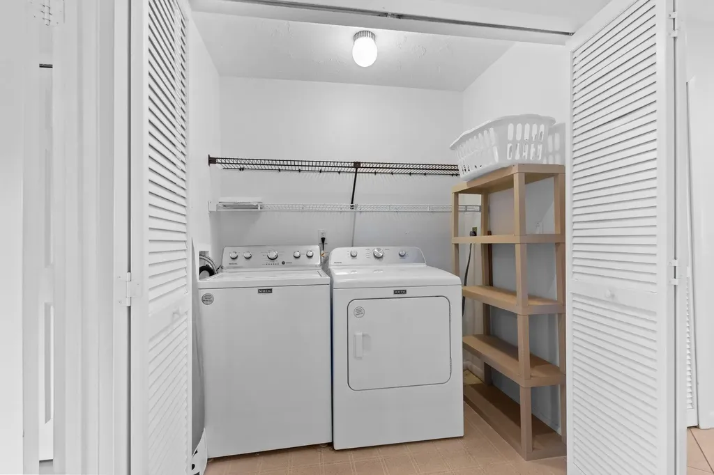 1811 Olde Middle Gulf Drive Sanibel FL 33957