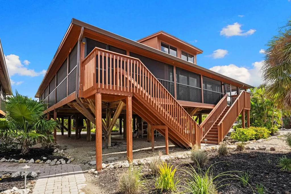 1811 Olde Middle Gulf Drive Sanibel FL 33957