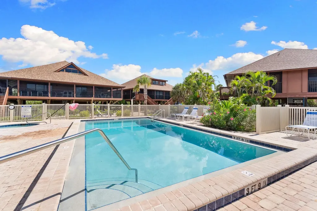 1811 Olde Middle Gulf Drive Sanibel FL 33957