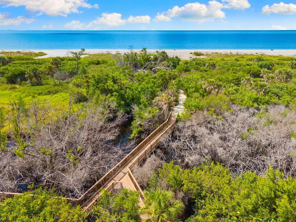 1811 Olde Middle Gulf Drive Sanibel FL 33957