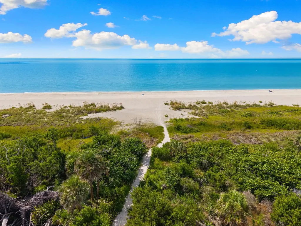 1811 Olde Middle Gulf Drive Sanibel FL 33957