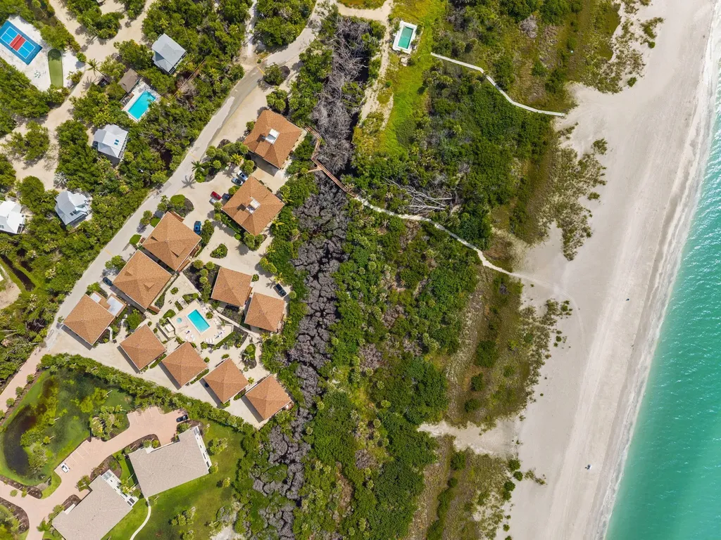 1811 Olde Middle Gulf Drive Sanibel FL 33957