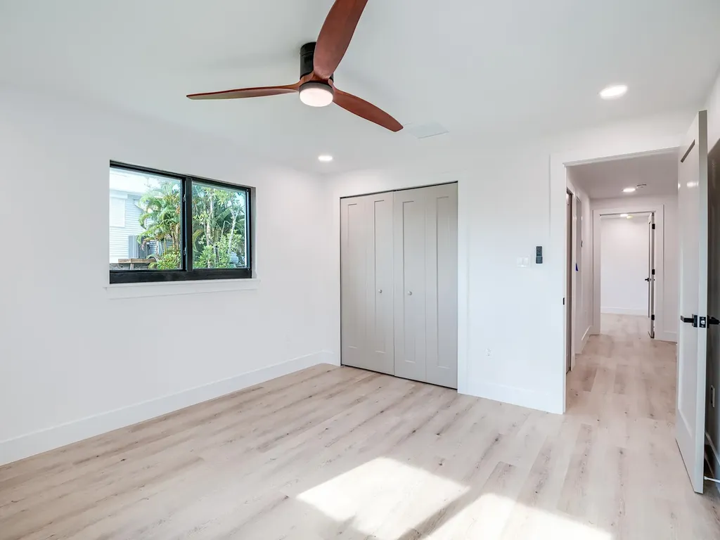 658 Donax Street Sanibel FL 33957