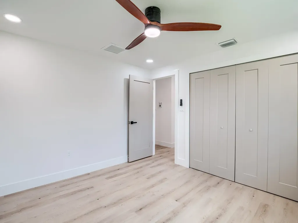 658 Donax Street Sanibel FL 33957