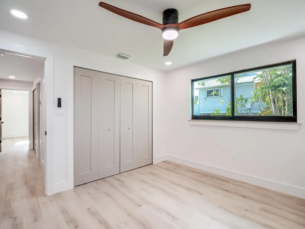 658 Donax Street Sanibel FL 33957