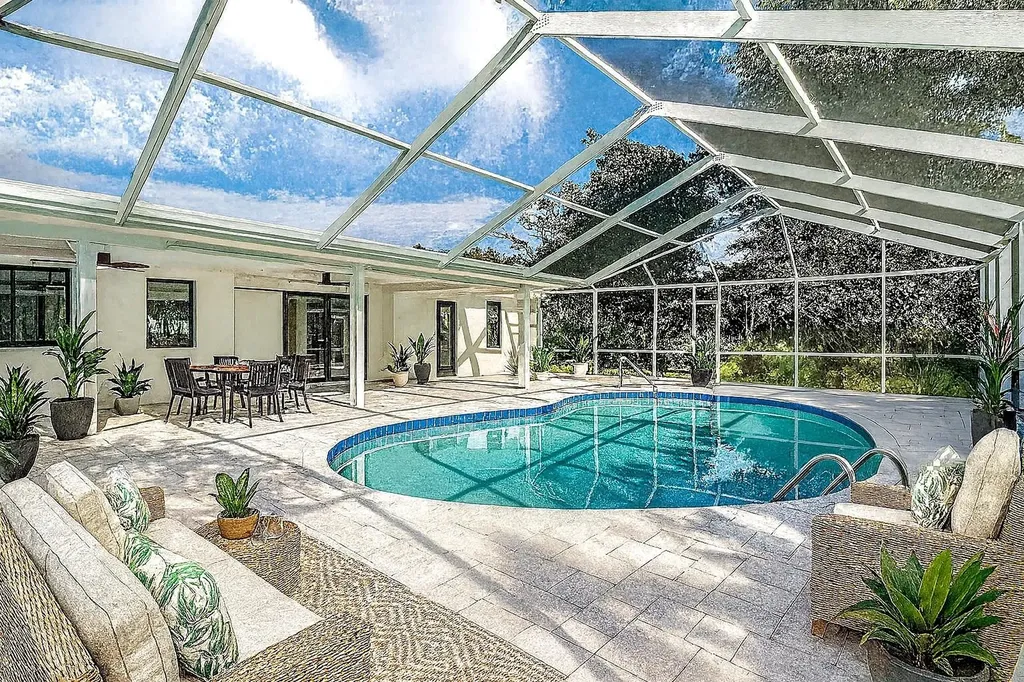 658 Donax Street Sanibel FL 33957