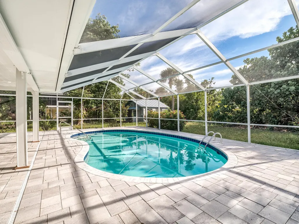 658 Donax Street Sanibel FL 33957