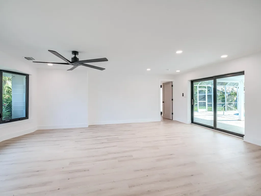 658 Donax Street Sanibel FL 33957