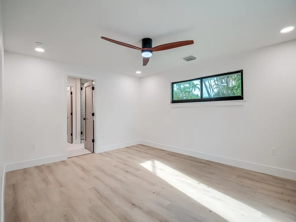 658 Donax Street Sanibel FL 33957