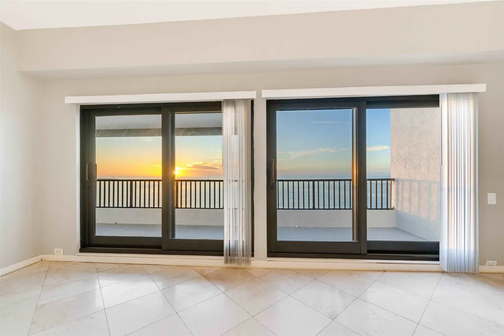 645 La Peninsula Boulevard Naples FL 34113