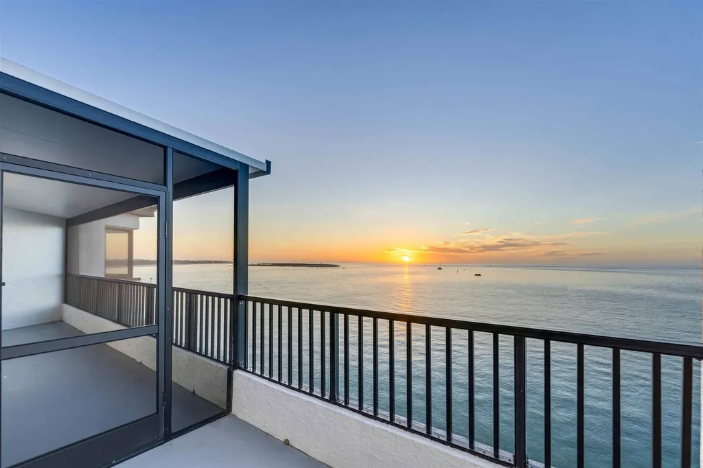 645 La Peninsula Boulevard Naples FL 34113