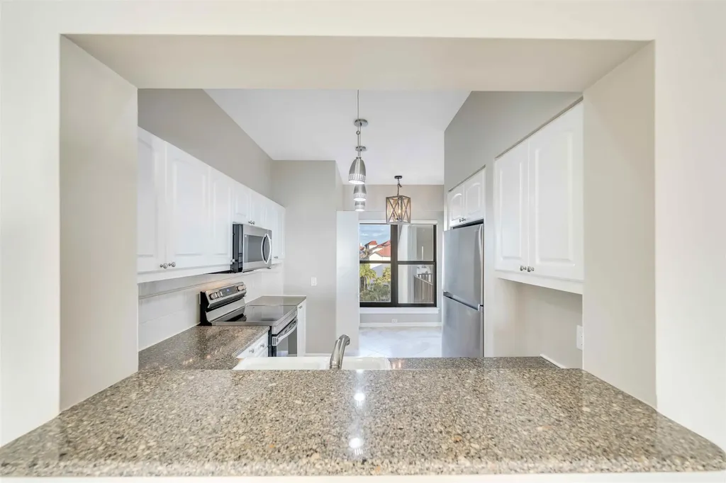 645 La Peninsula Boulevard Naples FL 34113